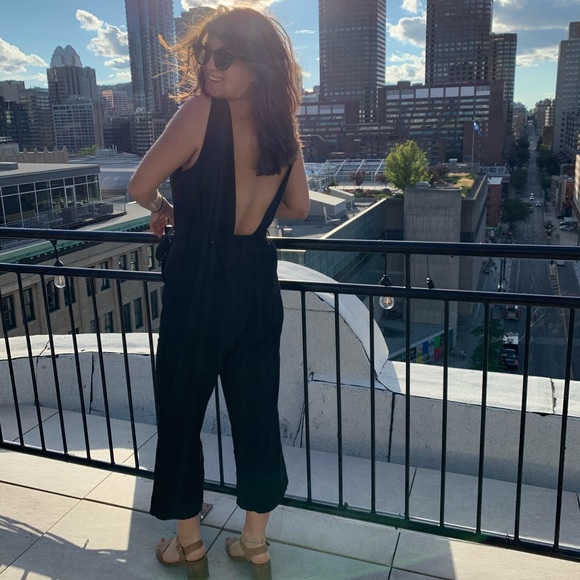 SOLD— Black Linen Flare Pant Suit - Picture 6 of 6